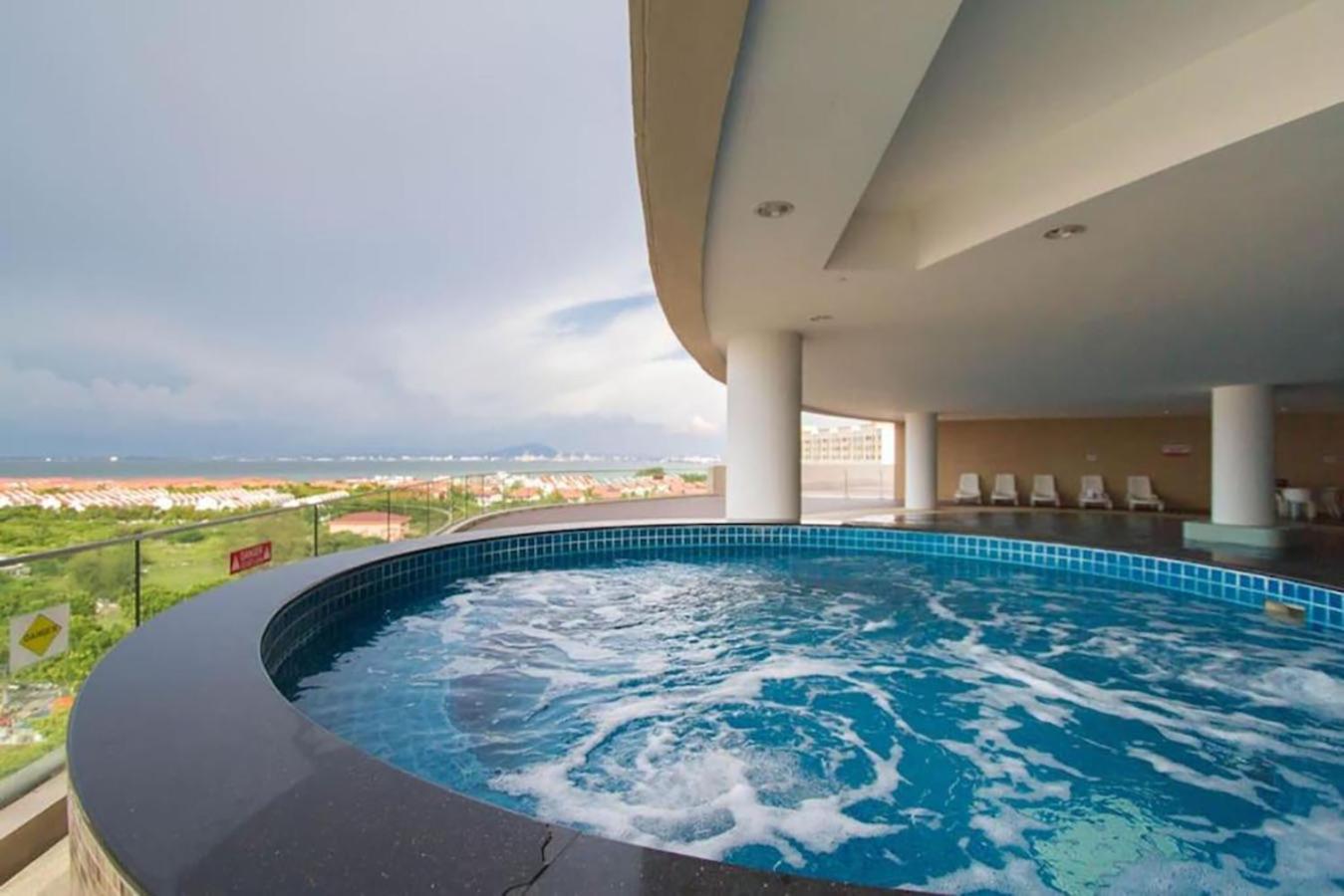 The Regency Luxury Suite -Gurney Strait Quay Tanjung Tokong Exteriér fotografie